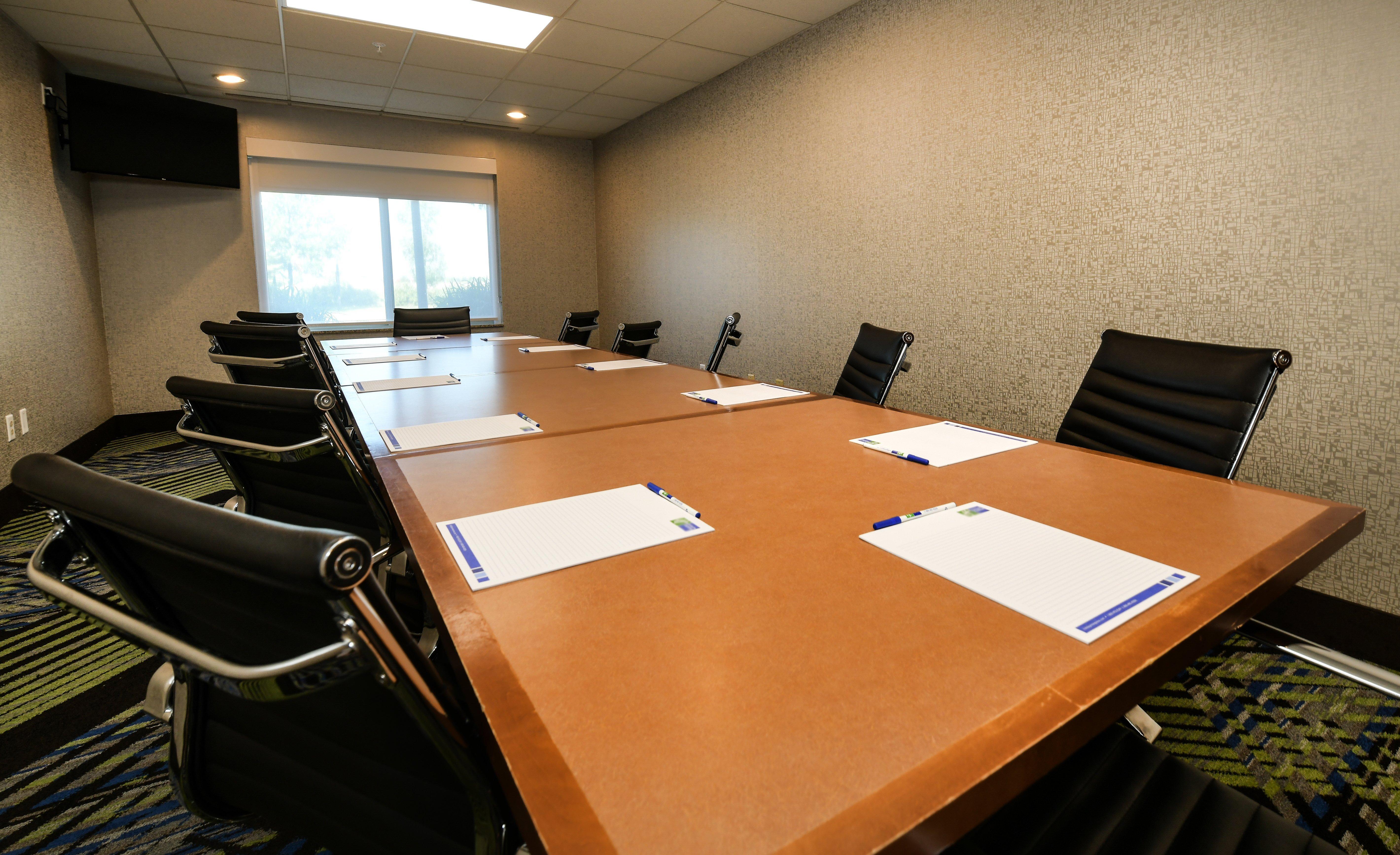Holiday Inn Express Hotel & Suites Grand Forks By Ihg Dış mekan fotoğraf