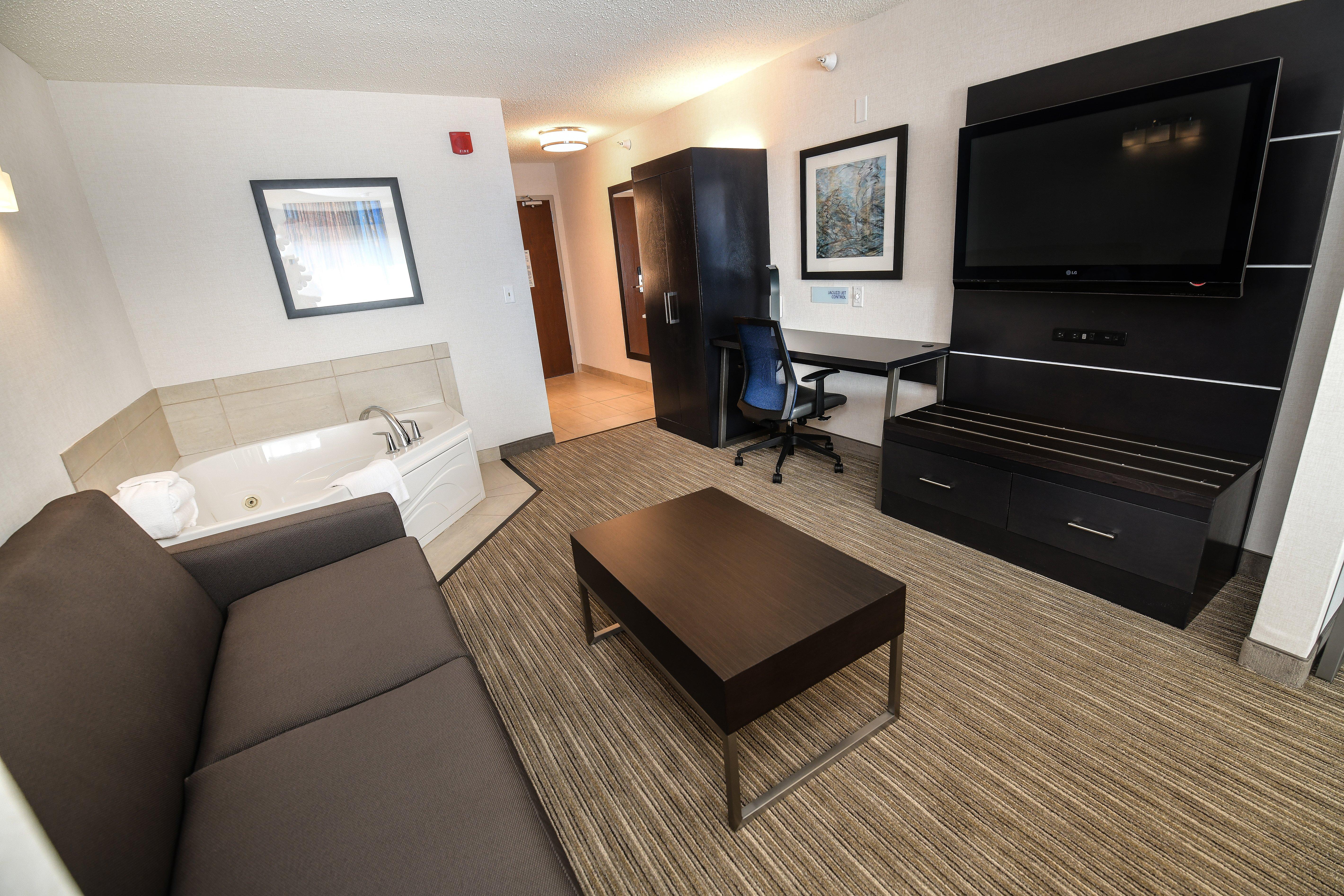 Holiday Inn Express Hotel & Suites Grand Forks By Ihg Dış mekan fotoğraf