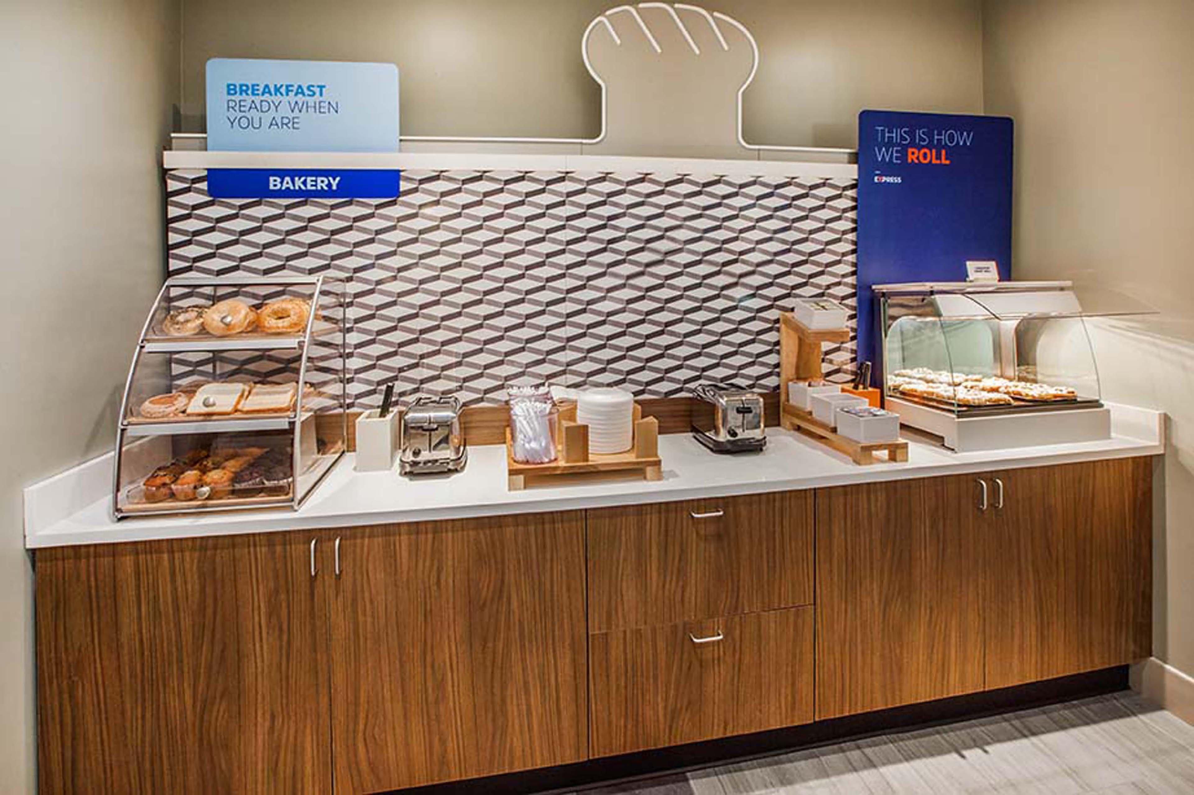 Holiday Inn Express Hotel & Suites Grand Forks By Ihg Dış mekan fotoğraf