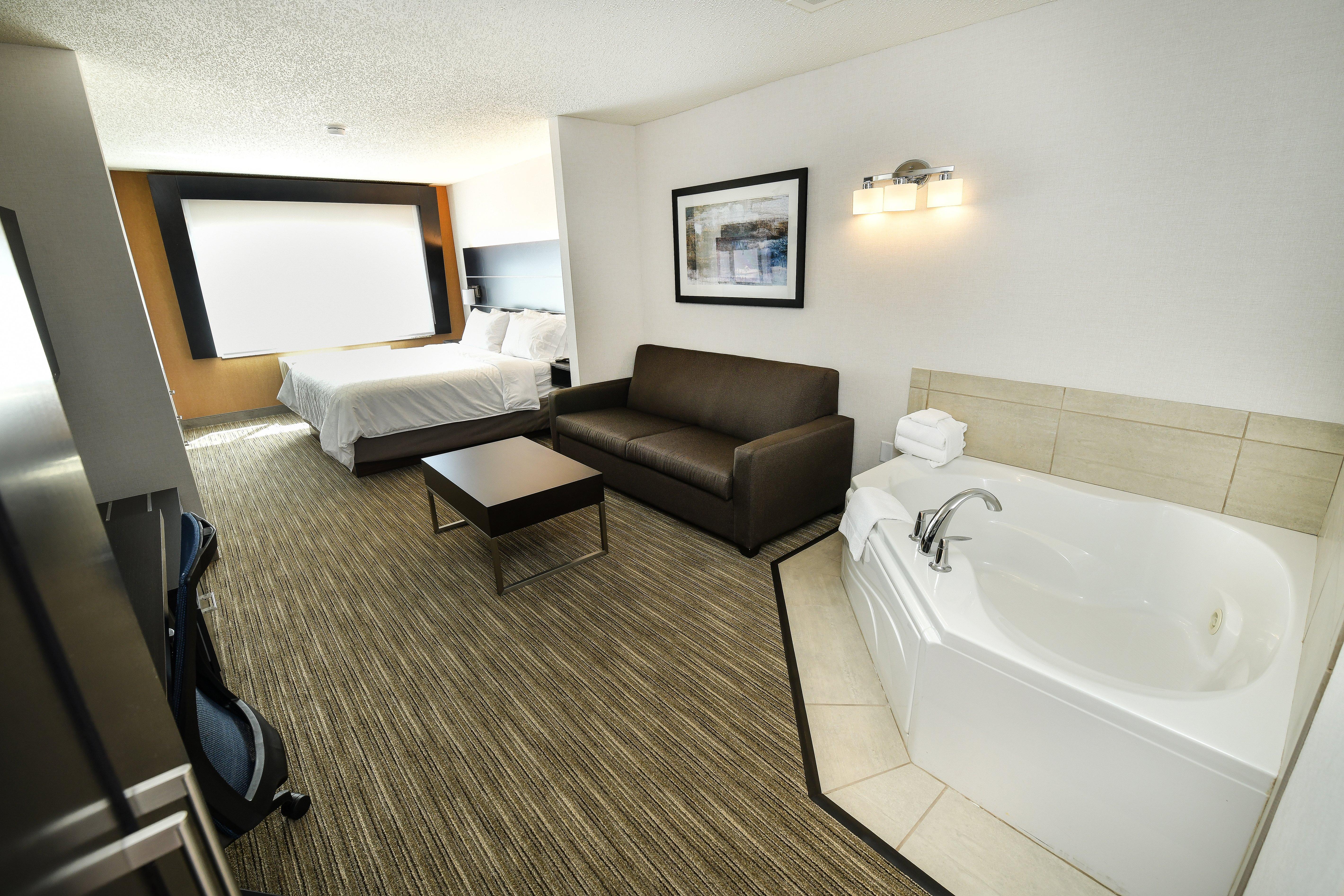 Holiday Inn Express Hotel & Suites Grand Forks By Ihg Dış mekan fotoğraf