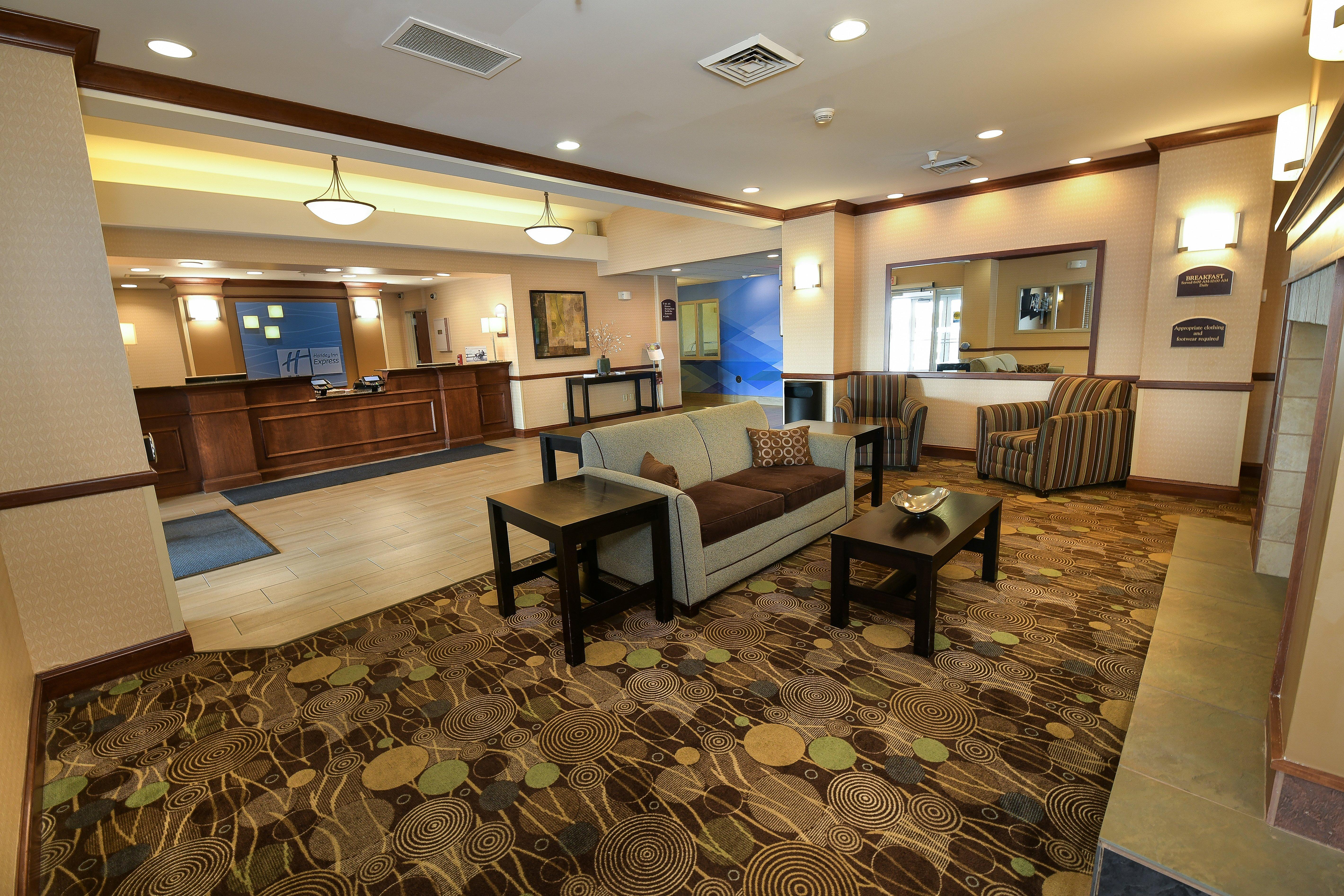 Holiday Inn Express Hotel & Suites Grand Forks, An Ihg Hotel Dış mekan fotoğraf