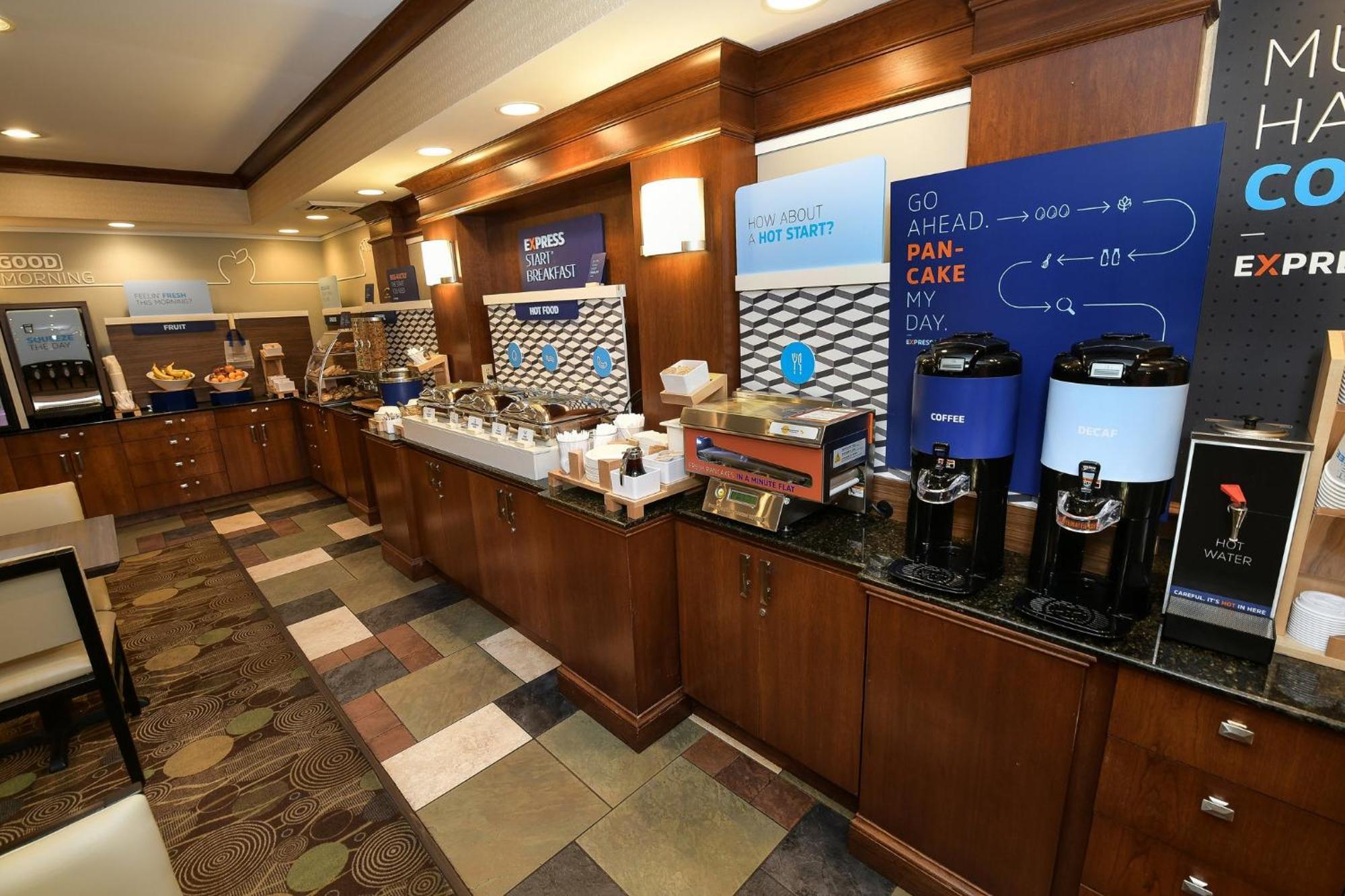 Holiday Inn Express Hotel & Suites Grand Forks By Ihg Dış mekan fotoğraf