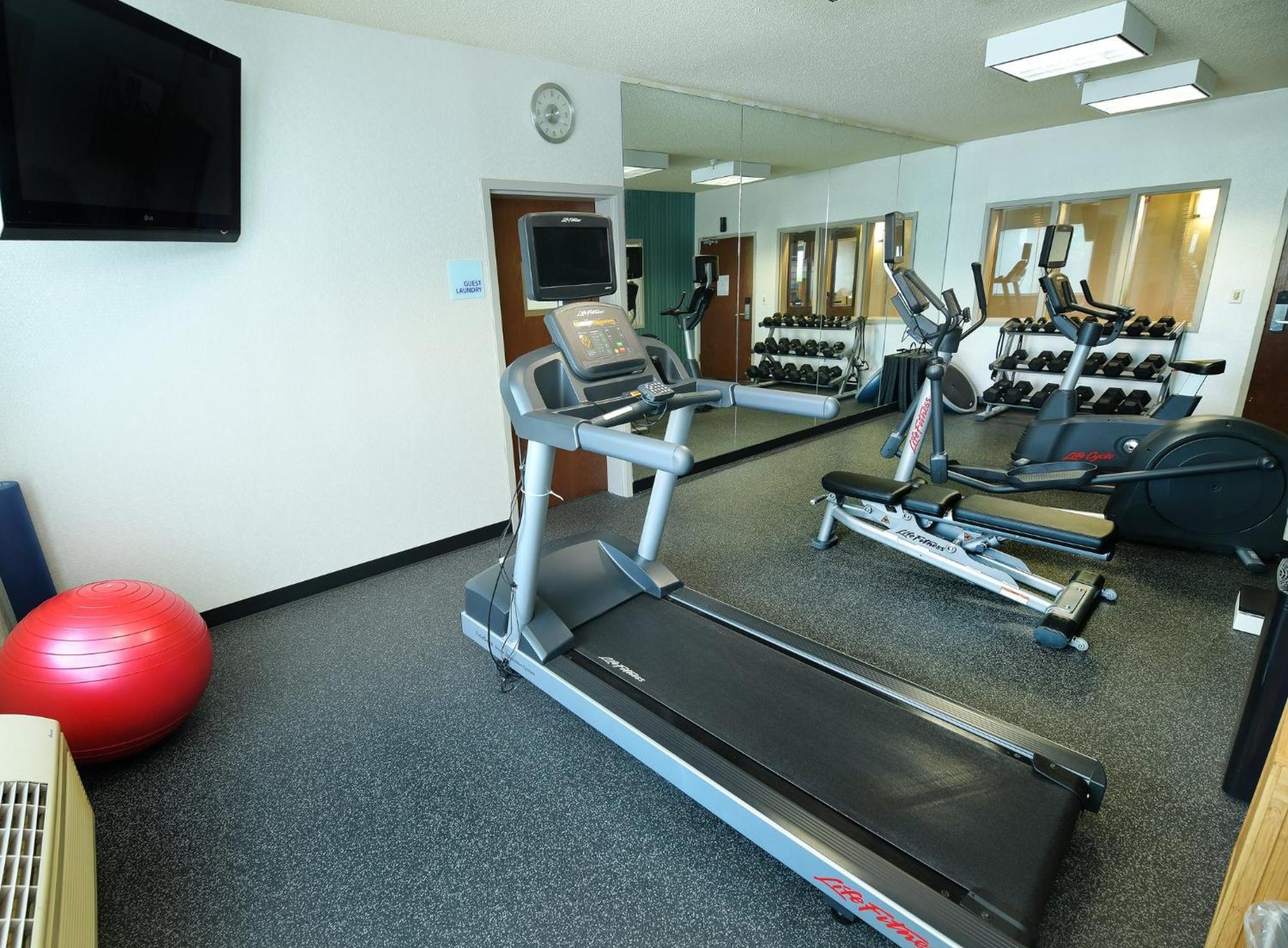 Holiday Inn Express Hotel & Suites Grand Forks By Ihg Dış mekan fotoğraf