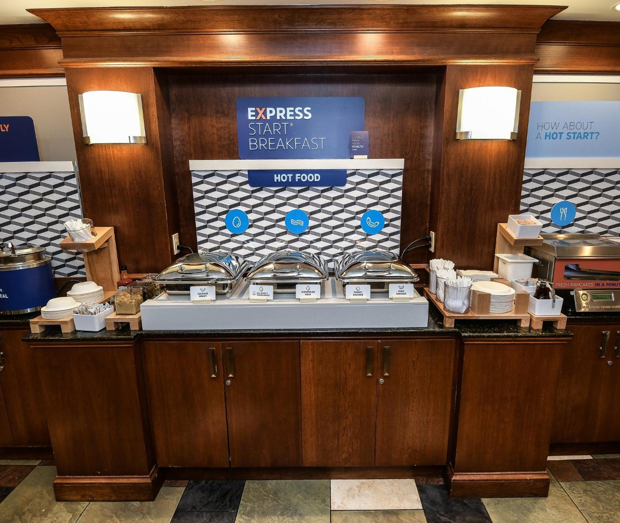 Holiday Inn Express Hotel & Suites Grand Forks By Ihg Dış mekan fotoğraf