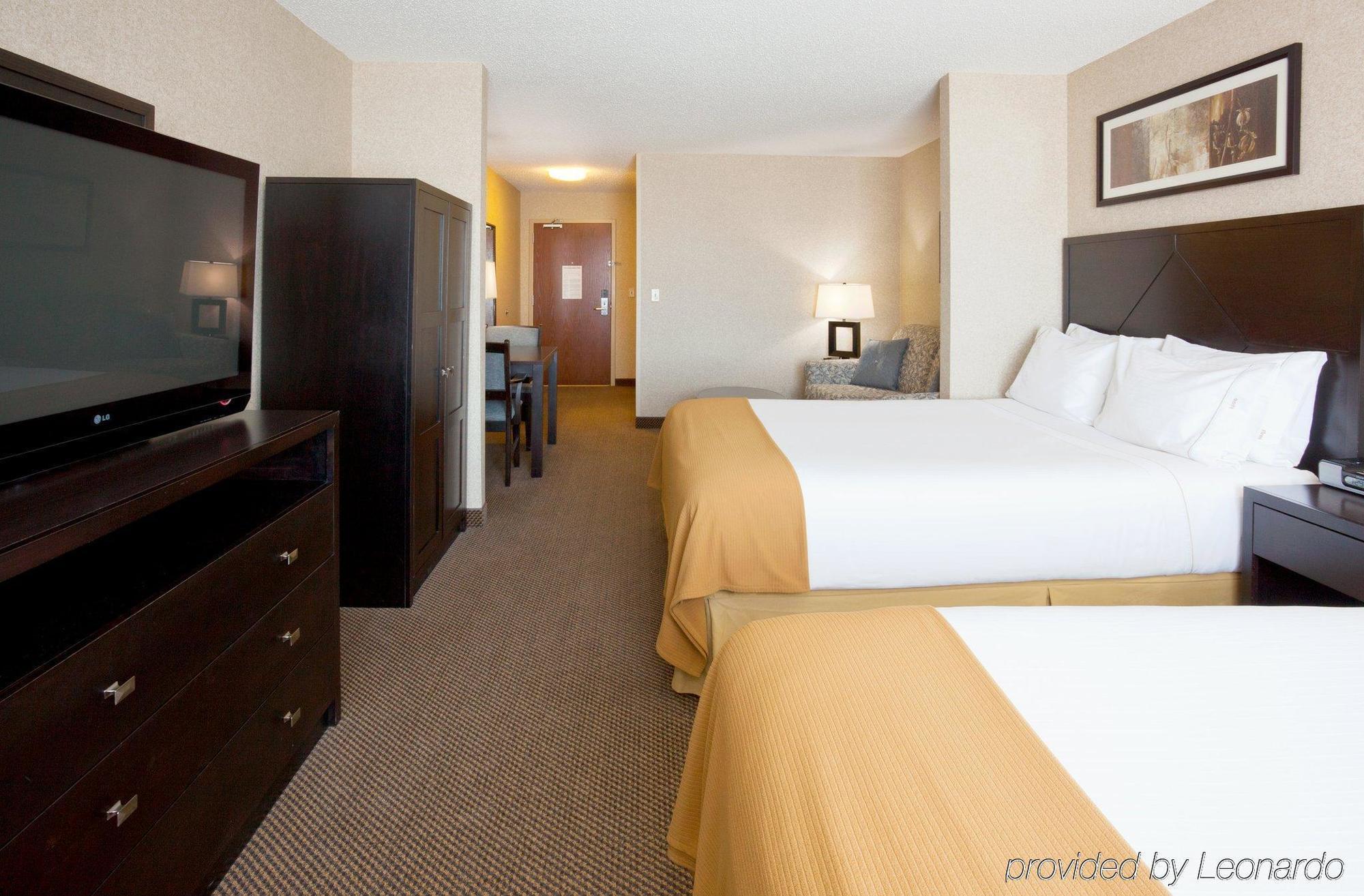 Holiday Inn Express Hotel & Suites Grand Forks By Ihg Oda fotoğraf