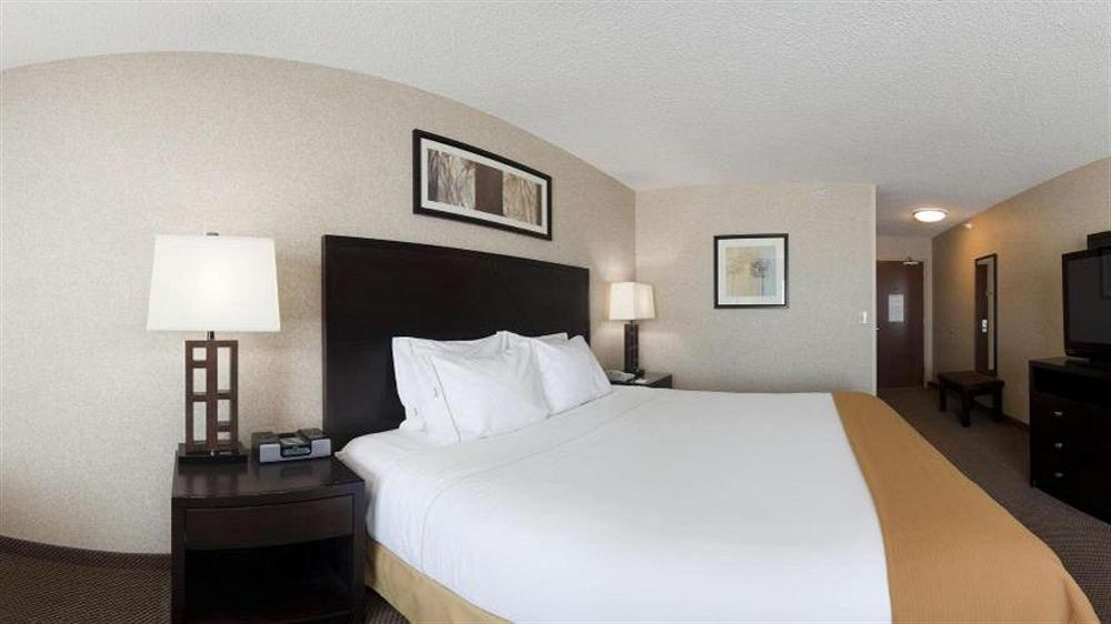 Holiday Inn Express Hotel & Suites Grand Forks By Ihg Dış mekan fotoğraf