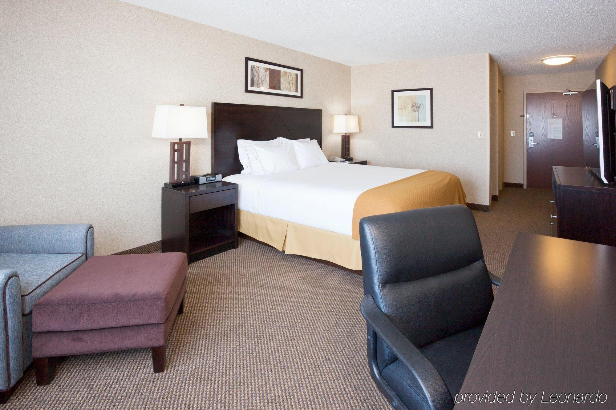 Holiday Inn Express Hotel & Suites Grand Forks By Ihg Dış mekan fotoğraf