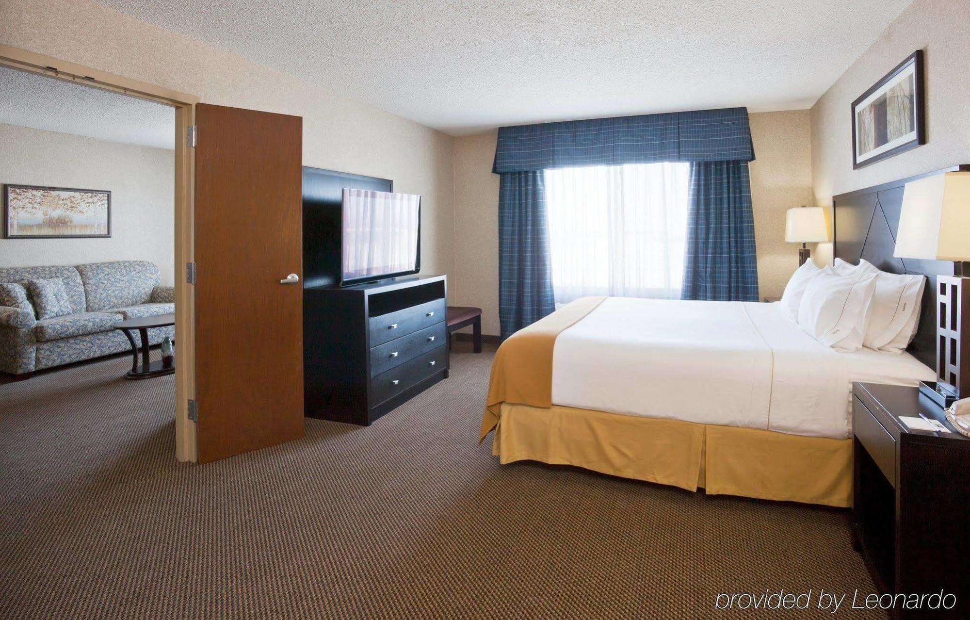 Holiday Inn Express Hotel & Suites Grand Forks By Ihg Oda fotoğraf
